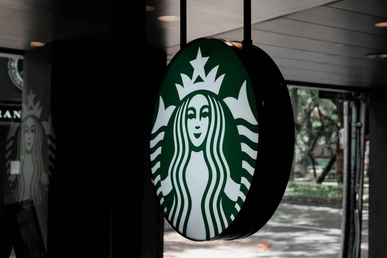 Dona da Burger King compra Starbucks Brasil por R$ 120 milhões