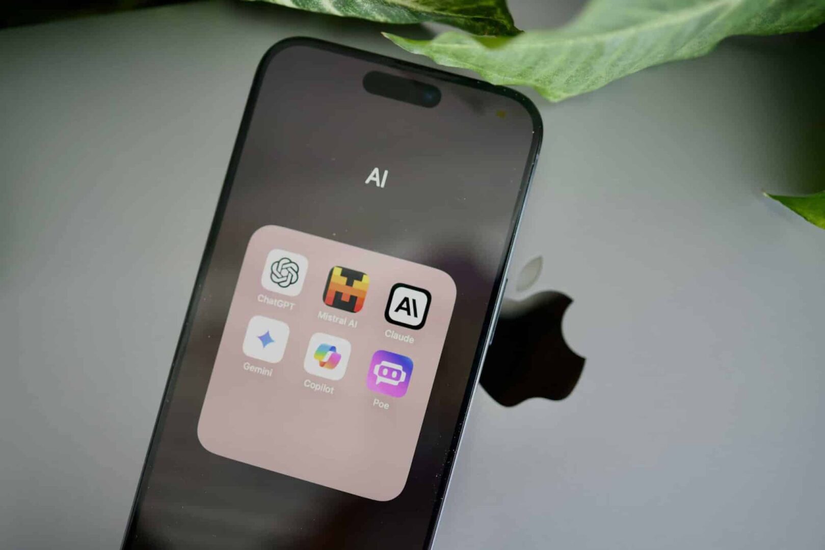 Apple combina iPhone com ChatGPT no novo iOS 18; Descubra