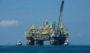Alta na produção de petróleo no Brasil.