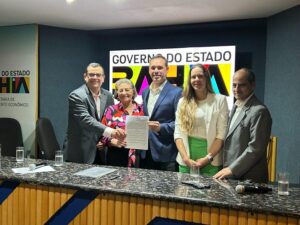 Assinatura de parceria público-privada destaca entusiasmo na construção da fábrica de baterias de lítio. (Foto: Marcos Braga/Ascom/SDE)