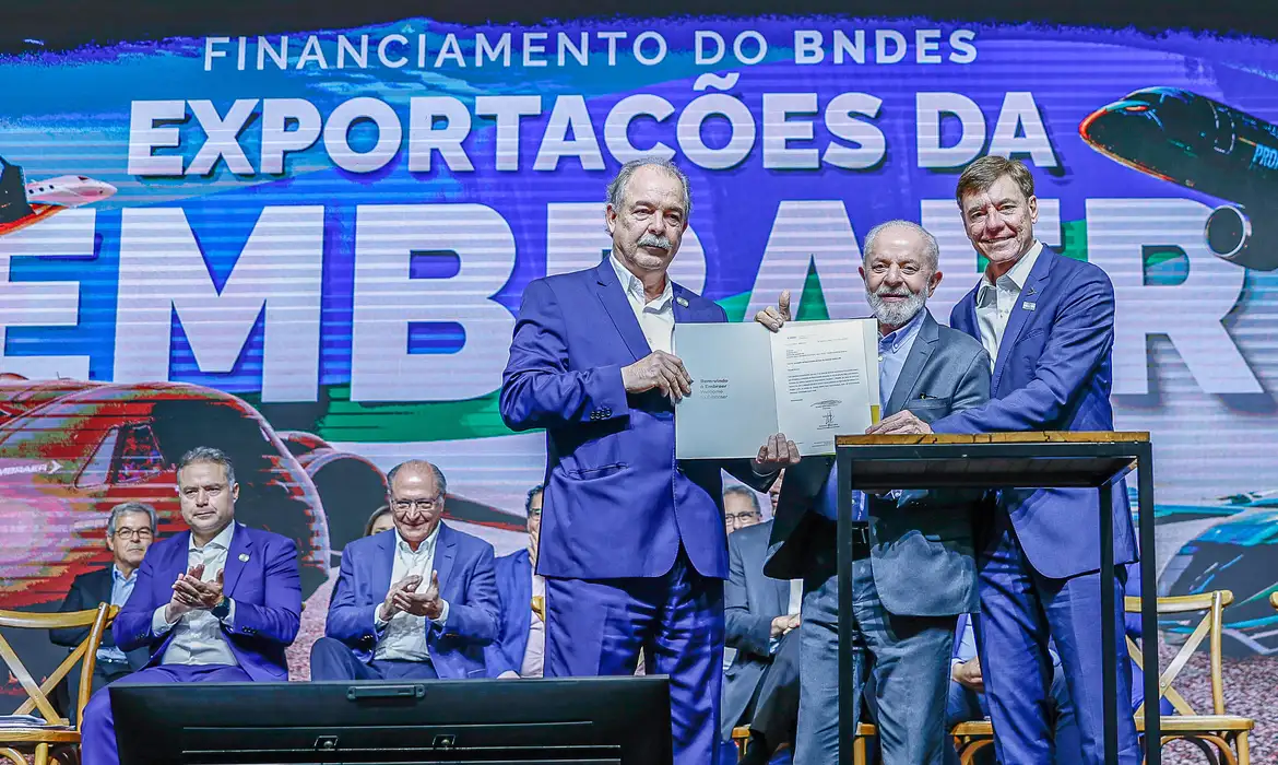 financiamento BNDES Embraer jatos E175.