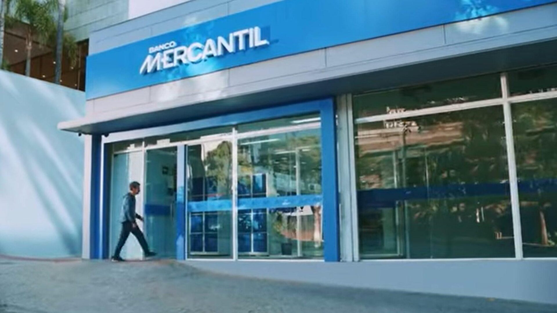 Pagamento de juros do Banco Mercantil aos acionistas; distribuição de JCP Banco Mercantil.