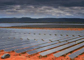 Banco Nacional de Densenvolvimento realiza parceria público-privada para viabilizar nova usina solar em Irecê, na Bahia. (Foto ilustrativa: Carl de SouzaAFP/Wikimedia Commons)