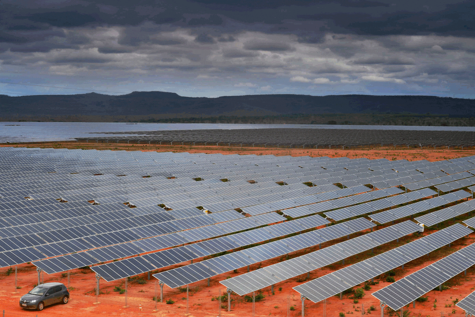 Banco Nacional de Densenvolvimento realiza parceria público-privada para viabilizar nova usina solar em Irecê, na Bahia. (Foto ilustrativa: Carl de SouzaAFP/Wikimedia Commons)