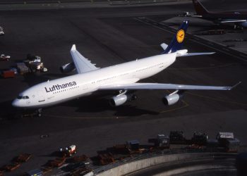 Companhia aérea Lufthansa em crise. (Foto: René Francillon/Wikimedia Commons)