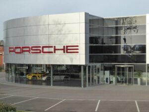 Entenda a alta nas ações da Porsche AG. (Foto: Philip Halling/Wikimedia Commons)