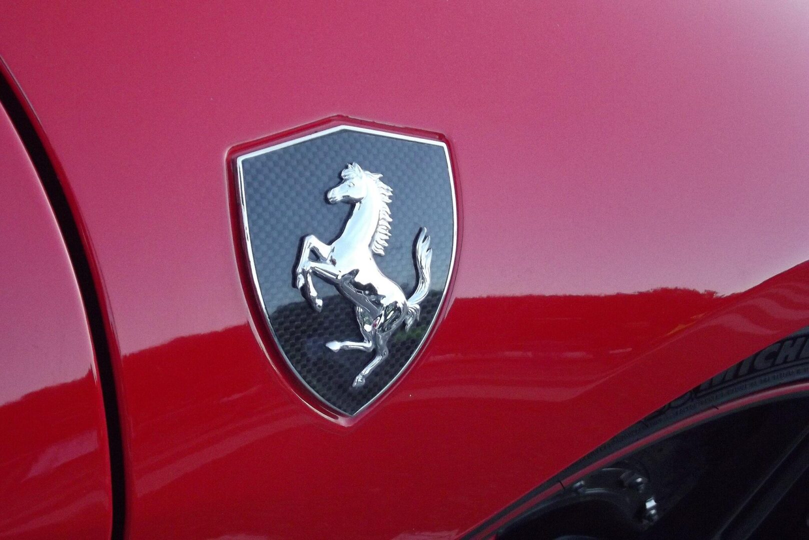 Ferrari adota criptomoedas na Europa. (Foto: Handelsgeselschaf/Wikimedia Commons)