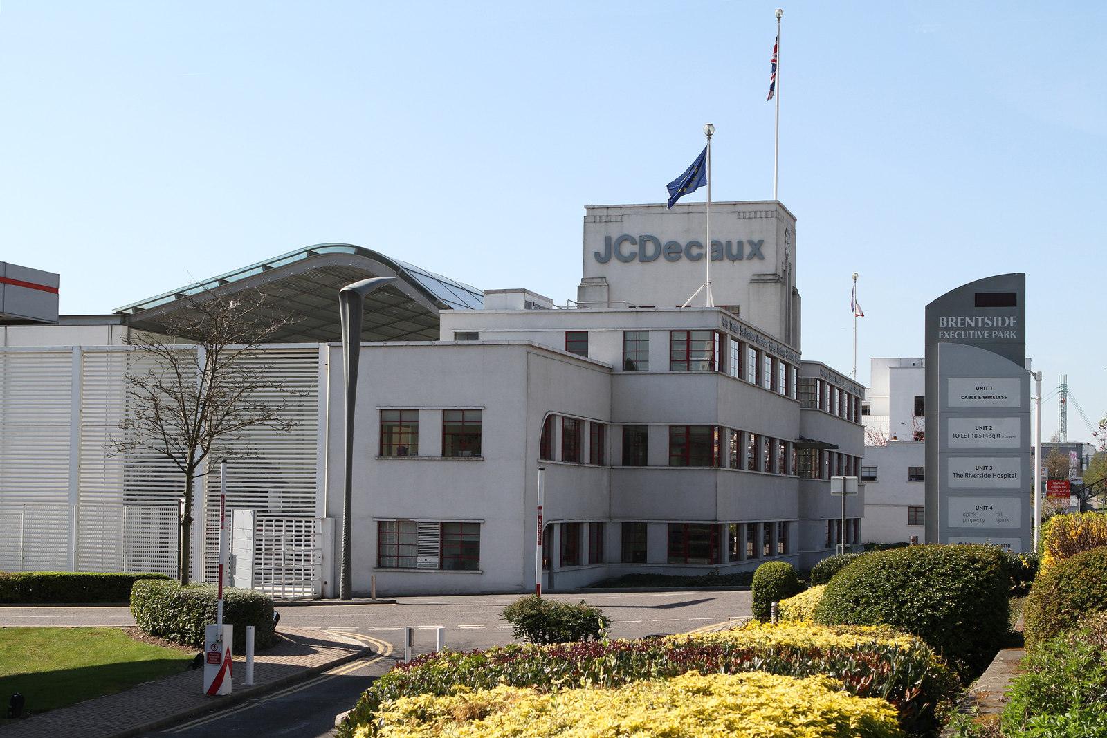 Gigante francês JCDecaux demonstra força do DOOH. (Foto: Martin Addison/Wikimedia Commons)
