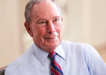 Michael Bloomberg doação US$ 1 bilhão Johns Hopkins.