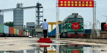 Trem de carga da China com a Europa liga Pequim à Moscou.