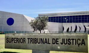Dissolução de empresa; empresa por corrupção; Grupo Líder dissolução
