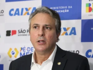 Governo anuncia aporte para o programa Pé-de-Meia. Na foto, ministro da educação Camilo Santana. (Foto: Foto Rovena Rosa/Agência Brasil)