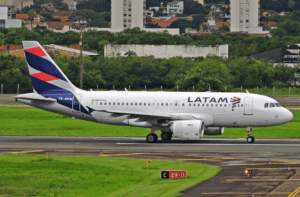 Resultados financeiros da LATAM mostram crescimento. (Foto: Rafael Luiz Canossa/Wikimedia Commons)