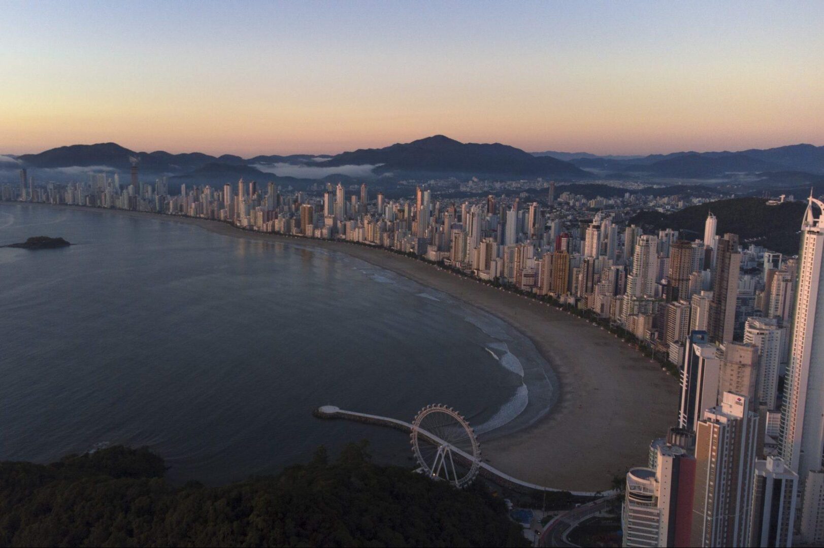 Panorama do Setor imobiliário brasileiro em Santa Catarina, Brasil.