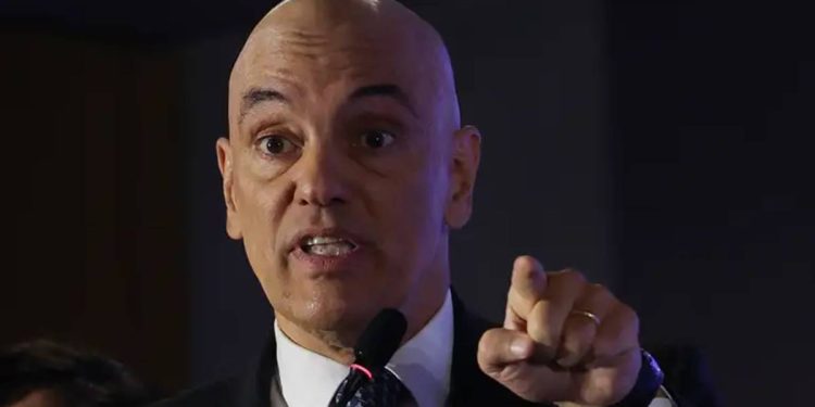 Alexandre de Moraes fixa prazo para entrega de novos documentos para reativar a rede social X no Brasil