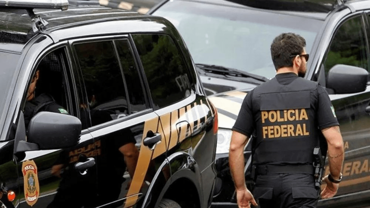 fraudes na Caixa Econômica Federal, destacando o impacto financeiro dos crimes investigados.