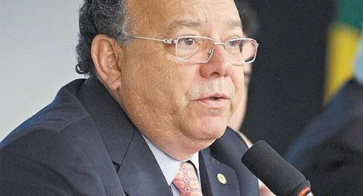Credibilidade internacional e a recuperação econômica no Brasil.