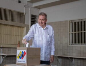 Edmundo Gonzalez - Asilo político