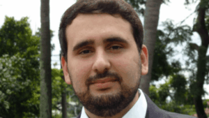 Artigo de Felipe Beraldi sobre a importância de um sistema tributário transparente para o ambiente de negócios.