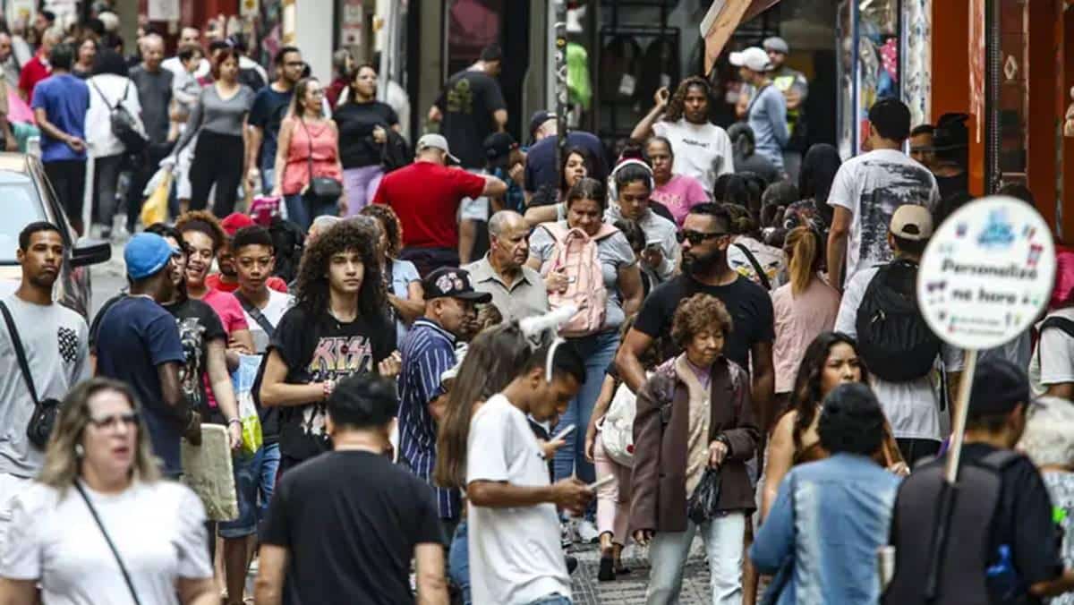 Ipea revê estimativas e projeta crescimento do PIB para este ano e para 2025