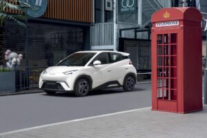 Pioneira no mercado, BYD é a primeira marca a disponibilizar opções de carros elétricos para pessoas com deficiência.