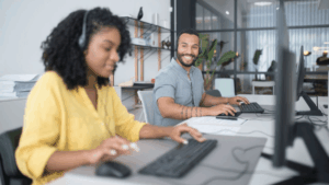 Empresas que priorizam a experiência humanizada do cliente garantem maior satisfação e fidelização a longo prazo.