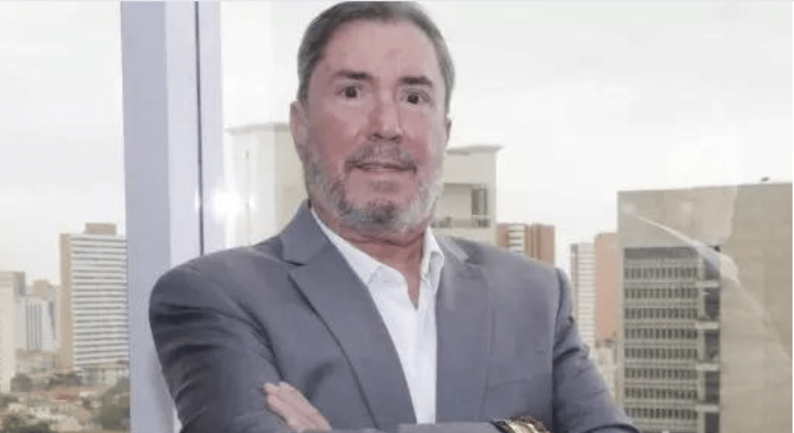 A influência da taxa de juros americana sobre os mercados globais impacta diretamente os fluxos de capital e a volatilidade