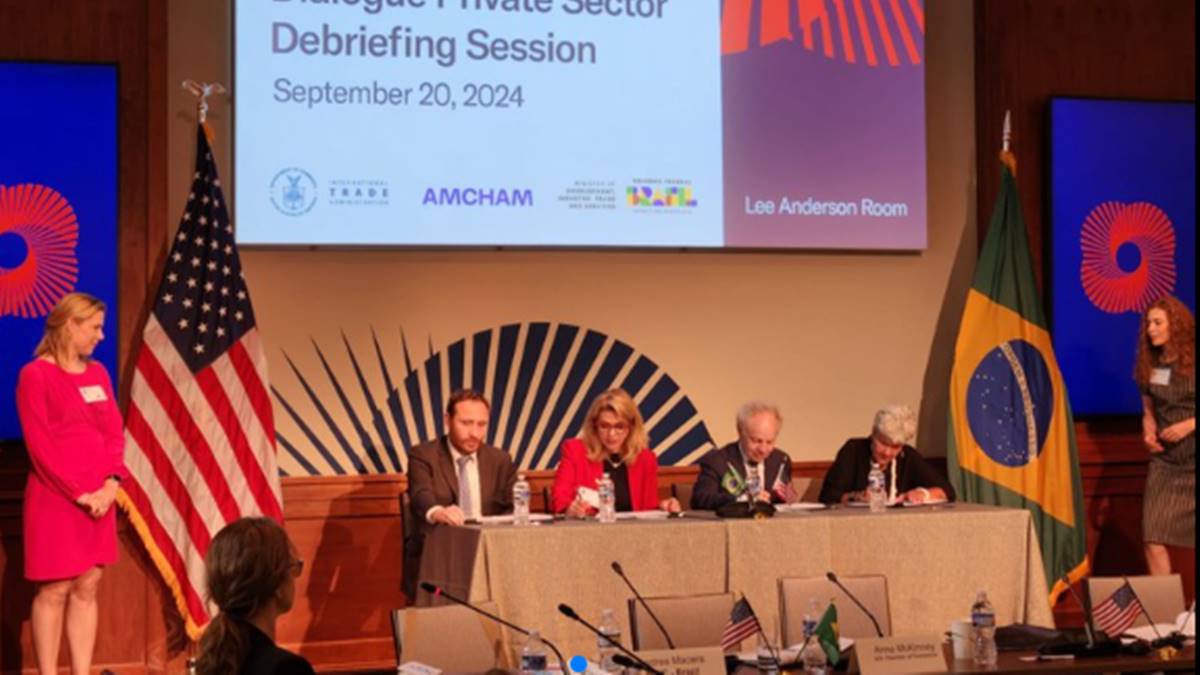 Representantes do Brasil e dos EUA assinam acordo que visa ao aperfeiçoamento dos processos regulatórios