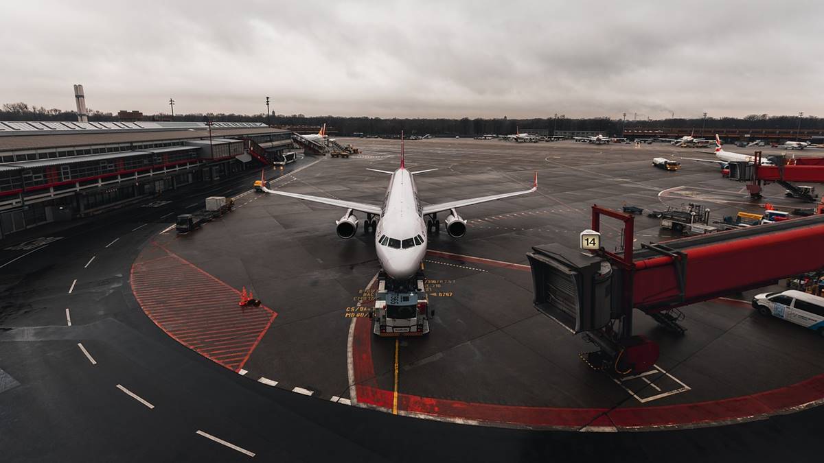Querosene de aviação terá uma redução de quase 10% a partir de outubro. Decisão da Petrobras favorece companhias aéreas