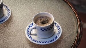 Café sofre alta no mercado global devido a problemas nas safras no Brasil e na Ásia