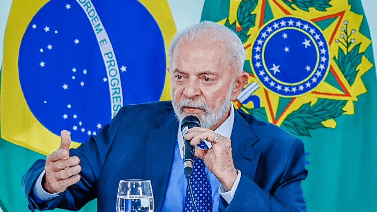 Lula promete isenção de IR para salários de R$ 5 mil até 2026
