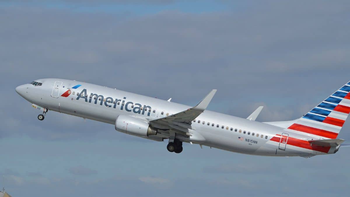 Avião da American Airlines para representar a matéria em que a companhia aérea recebeu uma multa milionária nos Estados Unidos.
