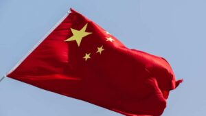 A economia da China cresceu 5% em 2024, impulsionada pelas exportações e estímulos do governo. No entanto, desafios como o baixo consumo interno persistem.