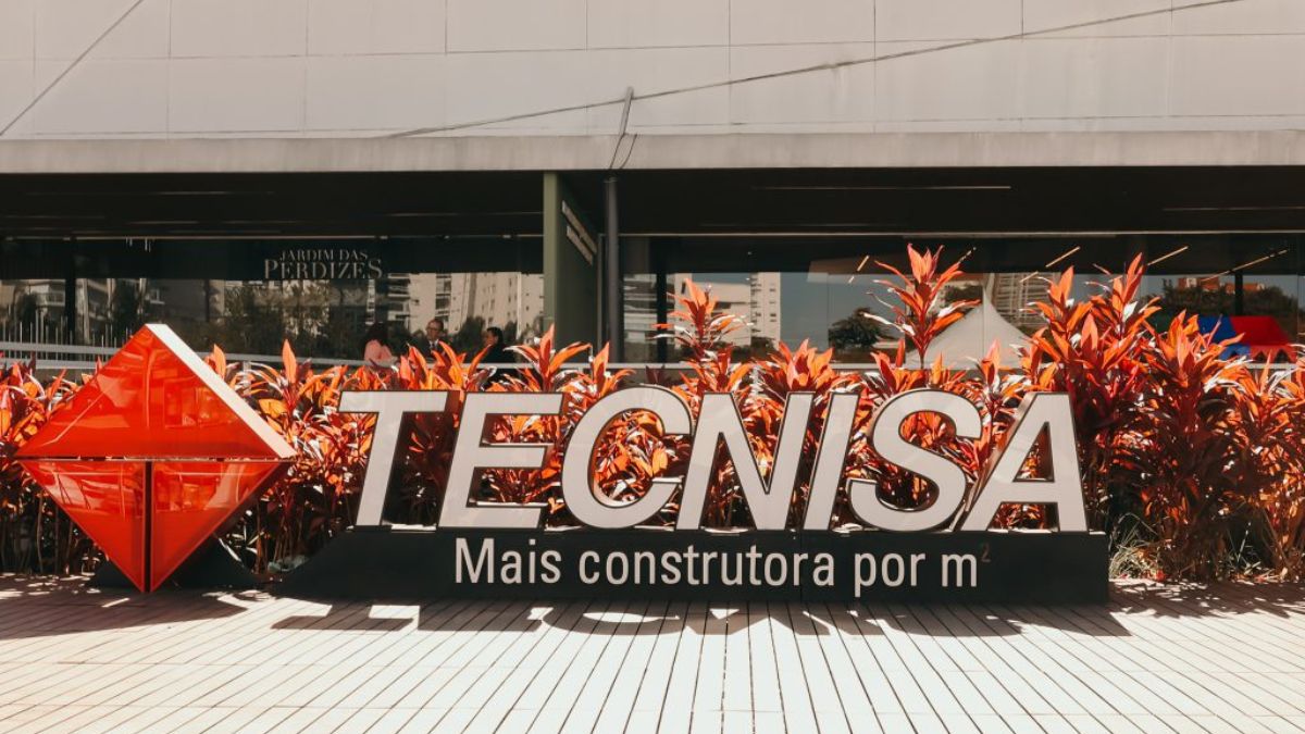 Imagem da fachada da Construtora Tecnisa para ilustrar o aumento nas vendas no trimestre em 2024.