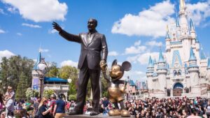 Imagem do parque da Disney, para presentar o novo presidente da Disney e as ações da empresa