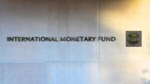 A imagem mostra a fachada International Monetary Fund - IMF (Fundo Monetário Internacional, o FMI) sobre as perspectivas do Brasil do Brasil