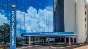 Fachada de prédio do INSS, que implanta novo sistema do órgão para concessão de benefícios