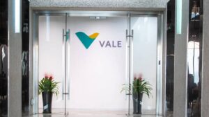 Fitch eleva nota da Vale de estável para positiva após mineradora firmar acordo bilionário