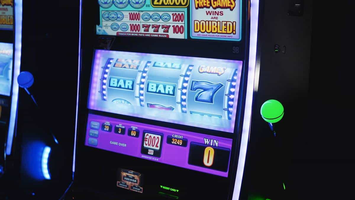Imagem de um slot, jogo caça-níquel, um dos jogos online que vai requisitar o reconhecimento facial para apostadores