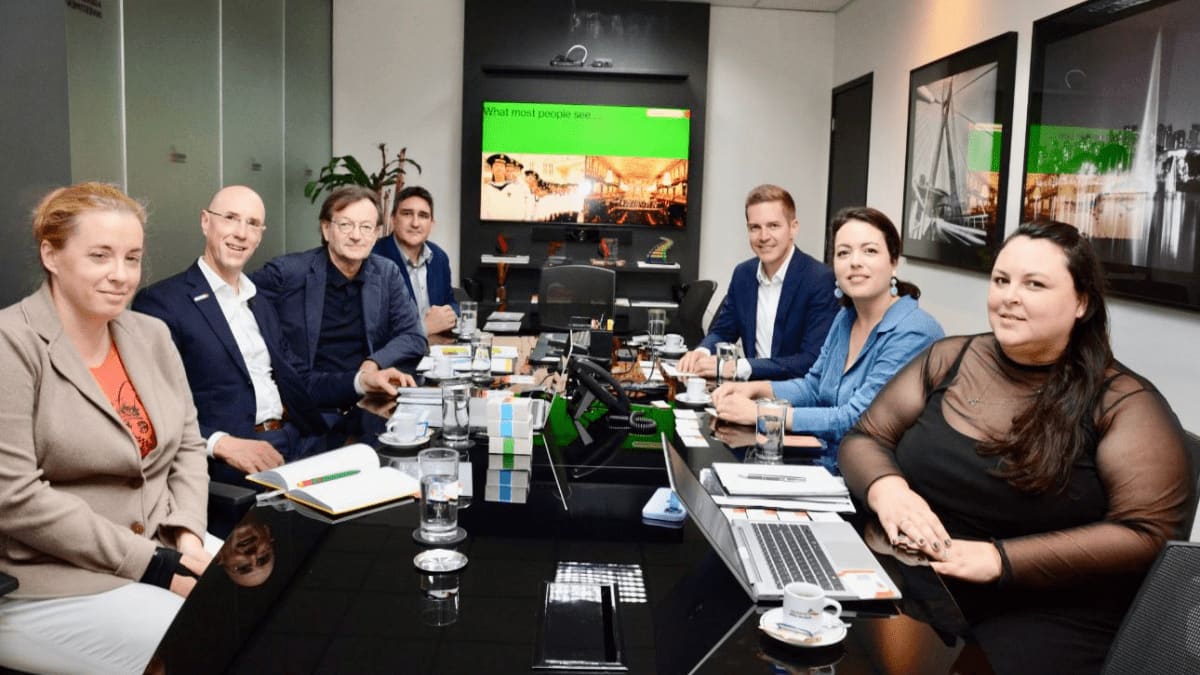 Foto da reunião entre técnicos da InvestSP e a delegação austríaca da Vienna Business Agency.