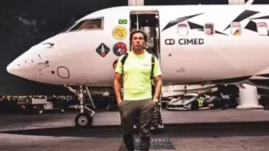 João Adibe Marques e seu jato Global 6000.