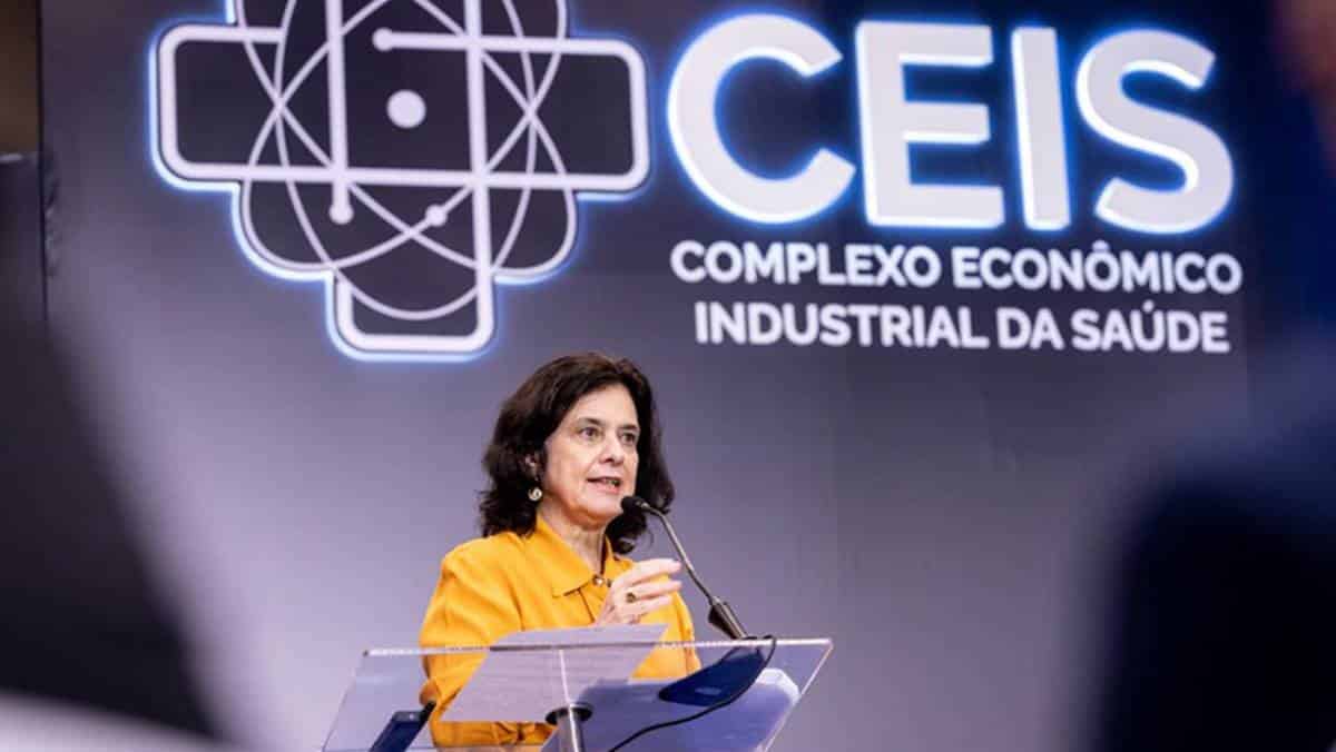 Ministra da Saúde, Nísia Trindade detalha como recursos vão ajudar a indústria da saúde