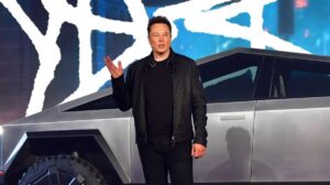 No centro da imagem, Elon Musk, a quem a NASA quer que recaia investigação por conversas do empresário com Vladimir Putin