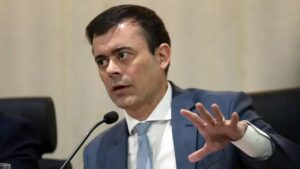 Rogério Ceron, secretário do Tesouro Nacional, revela que a dívida pública deve alcançar 82% até 2028