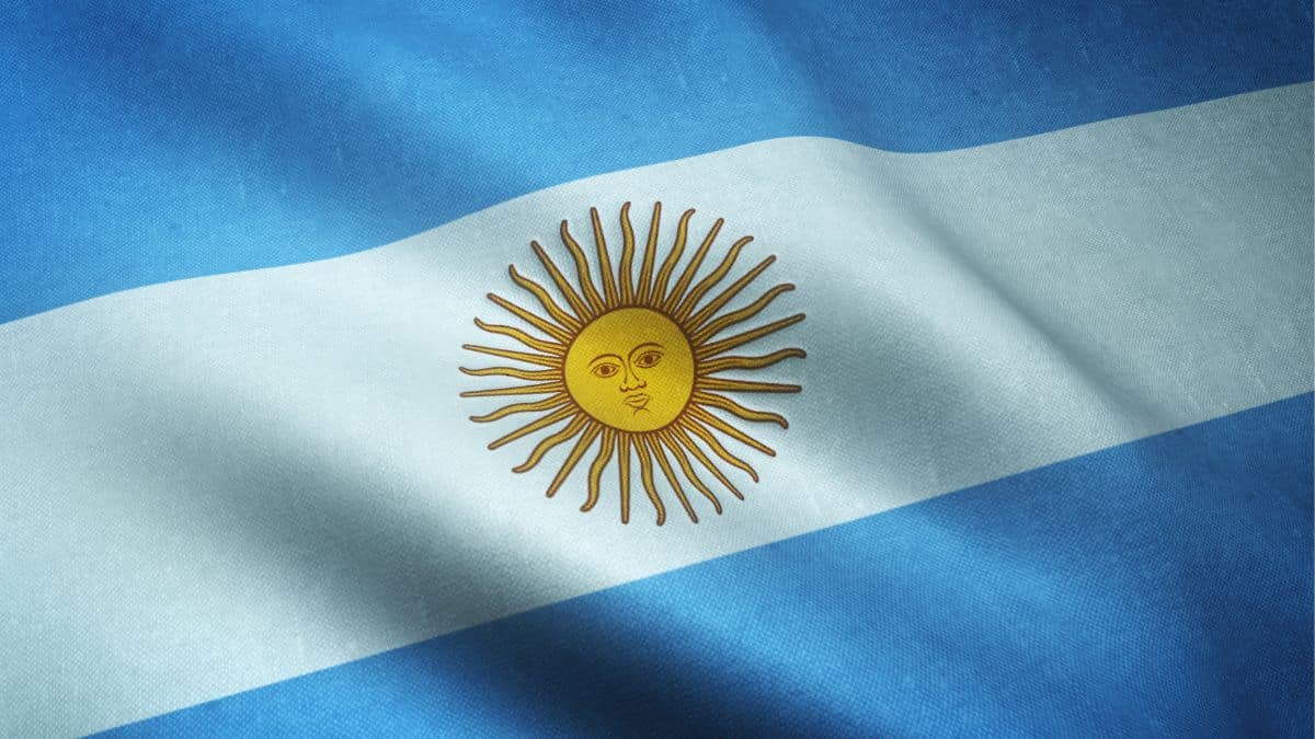 Economia argentina cairá 3,5% em 2024, com alta de 5% em 2025