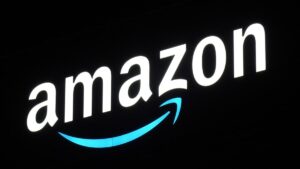 Imagem da logo da Amazon para ilustrar uma matéria jornalista sobre contratações para a Black Friday no Brasil