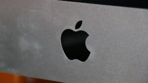 Imagem do símbolo do Apple para ilustrar uma matéria de uma investigação no Reino Unido além da matéria Processos da Apple.