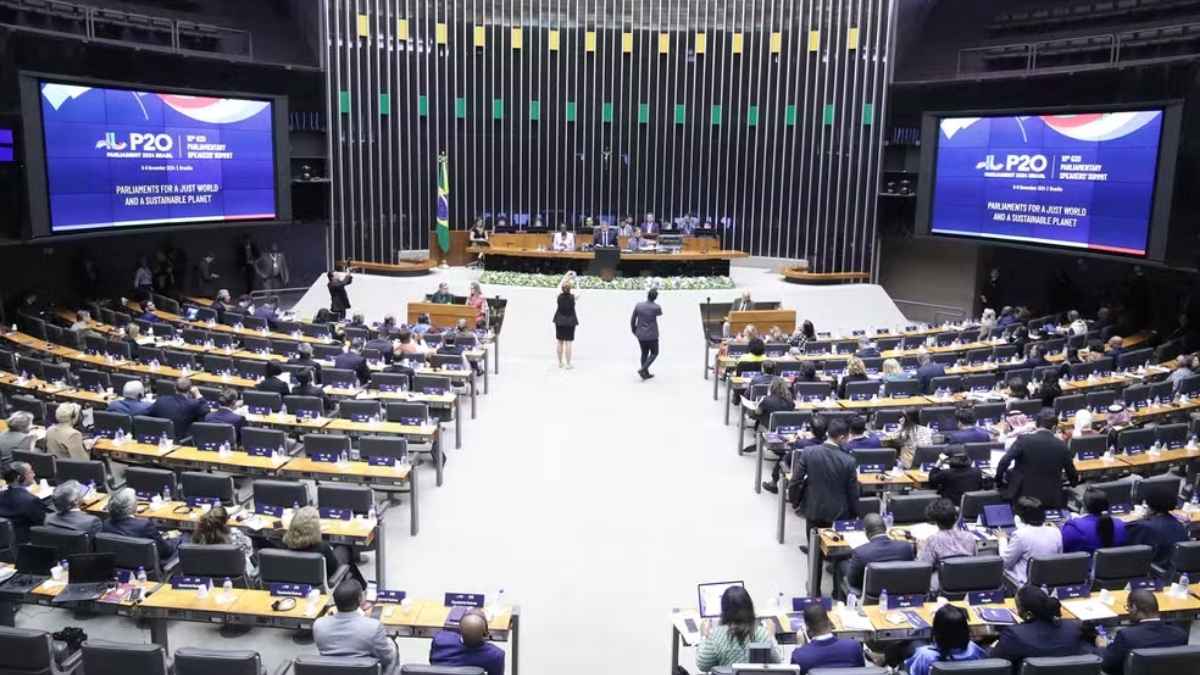 Foto de vista superior do Congresso Nacional. Deputados já somam 193 que assinaram PEC da escala 6x1