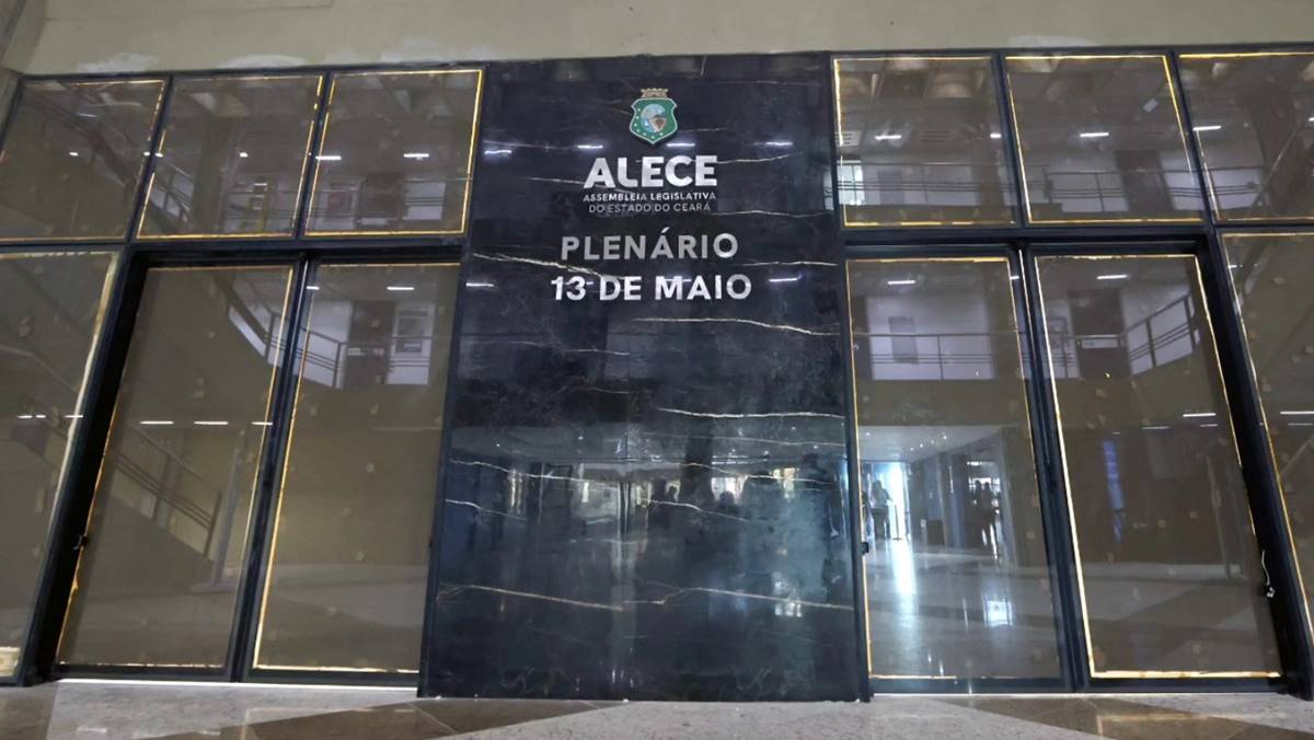 Na imagem, a entrada do Plenário 13 de Maio, da Assembleia Legislativa do Estado do Ceará (Alece) que terá a reinauguração após incêndio
