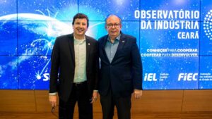 Floriano Pesaro, diretor da ApexBrasil, e Ricardo Cavalcante, presidente da FIEC
